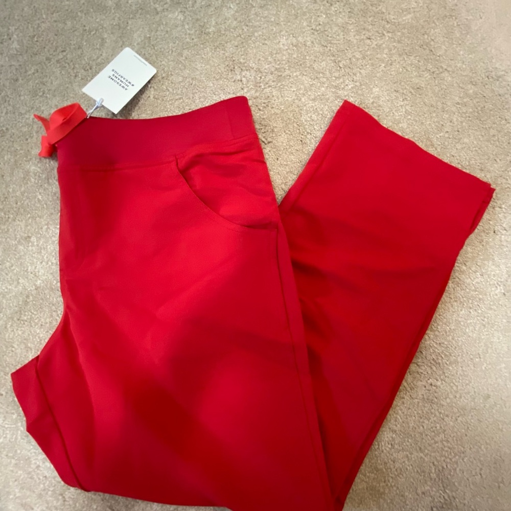 NWT Figs Kade L Petite Cargo scrub pants Winning Red